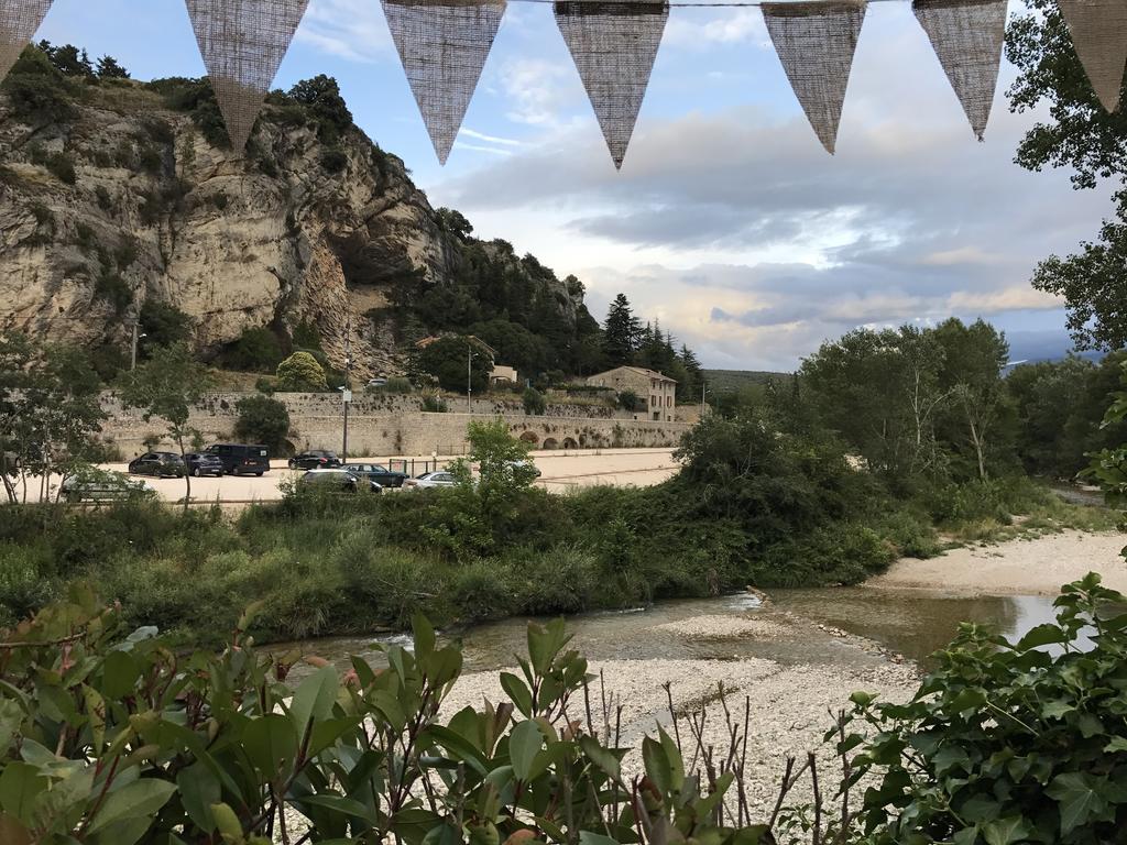 Les Chambres Du Moulin A Huile Везон ла Ромен Екстериор снимка